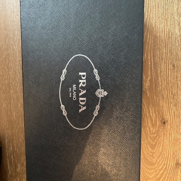 Men’s Prada leather slides.  New with tags, box and original packaging - Picture 5 of 9